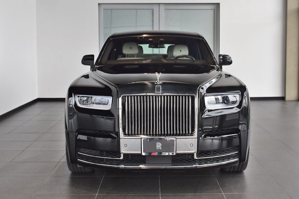 London Rolls Royce Phantom Black ready for hire